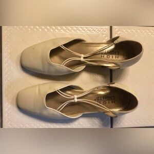 Women's ivory  low heel dress shoes